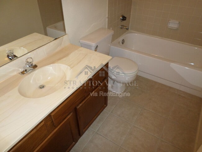 Building Photo - 4933 W Evans Dr