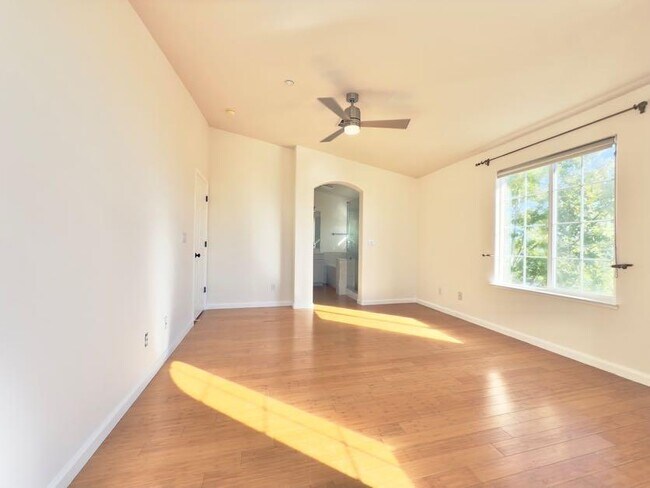 Building Photo - 499 Casselino Dr