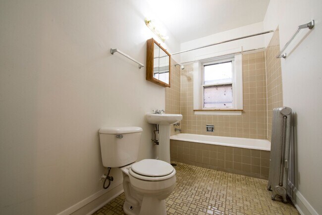 Building Photo - 7549 S Yates