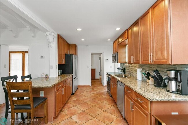 Building Photo - 314 Isle of Capri Dr