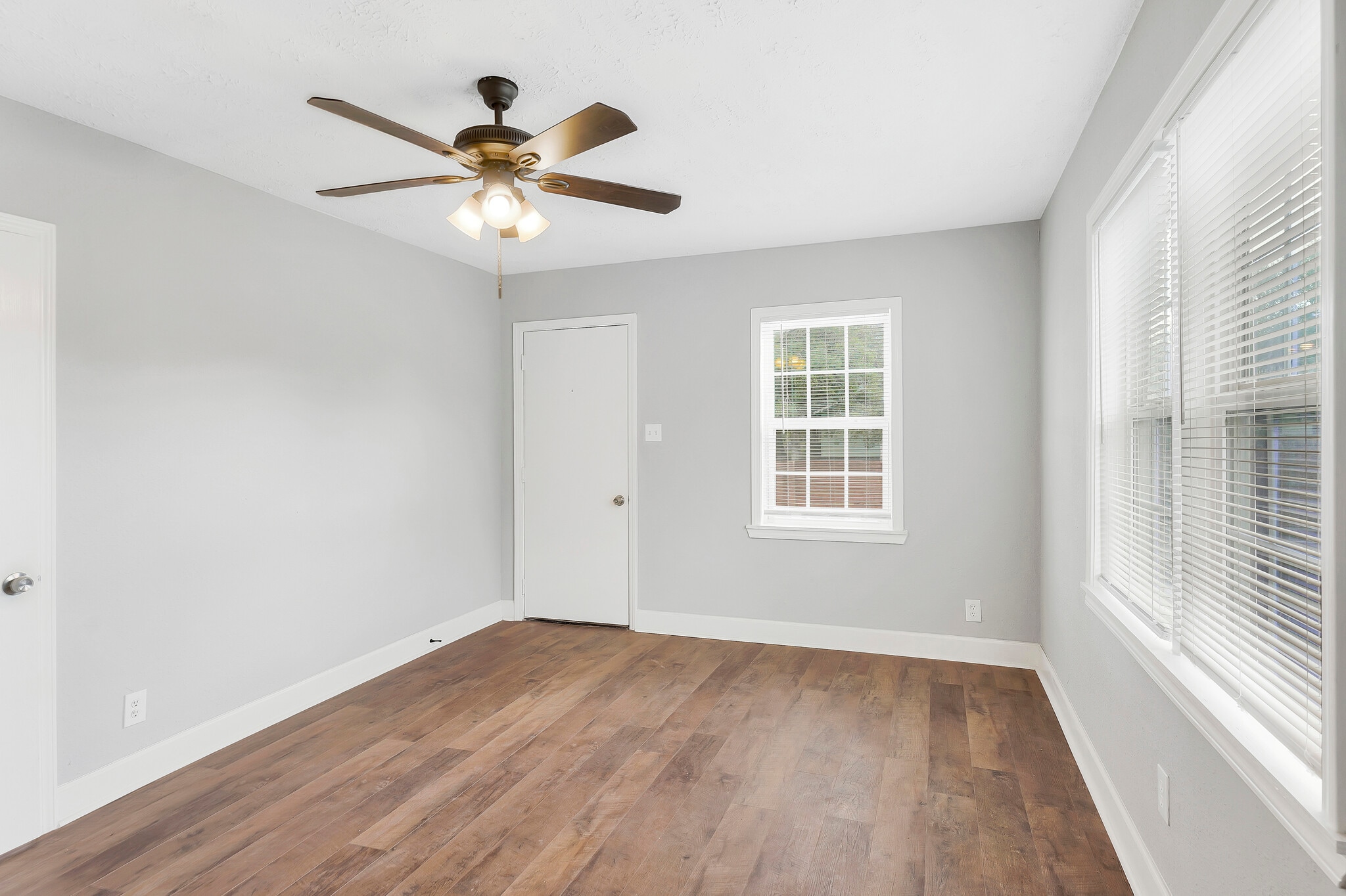 Building Photo - 2311 N Louis St