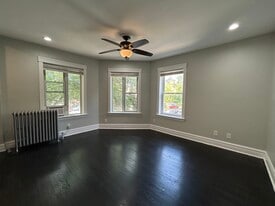 Building Photo - 4301 W Wrightwood Ave
