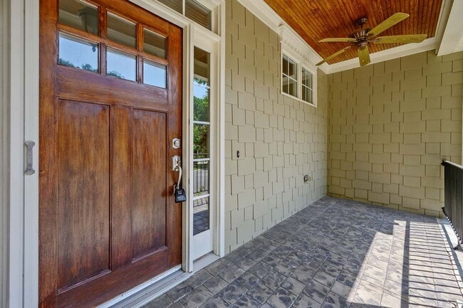 Building Photo - Custom Home in Fantastic Neighborhood!