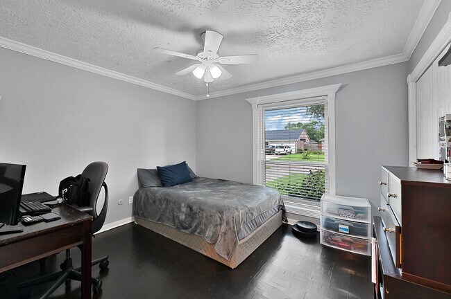 Building Photo - 12714 Huntington Field Dr