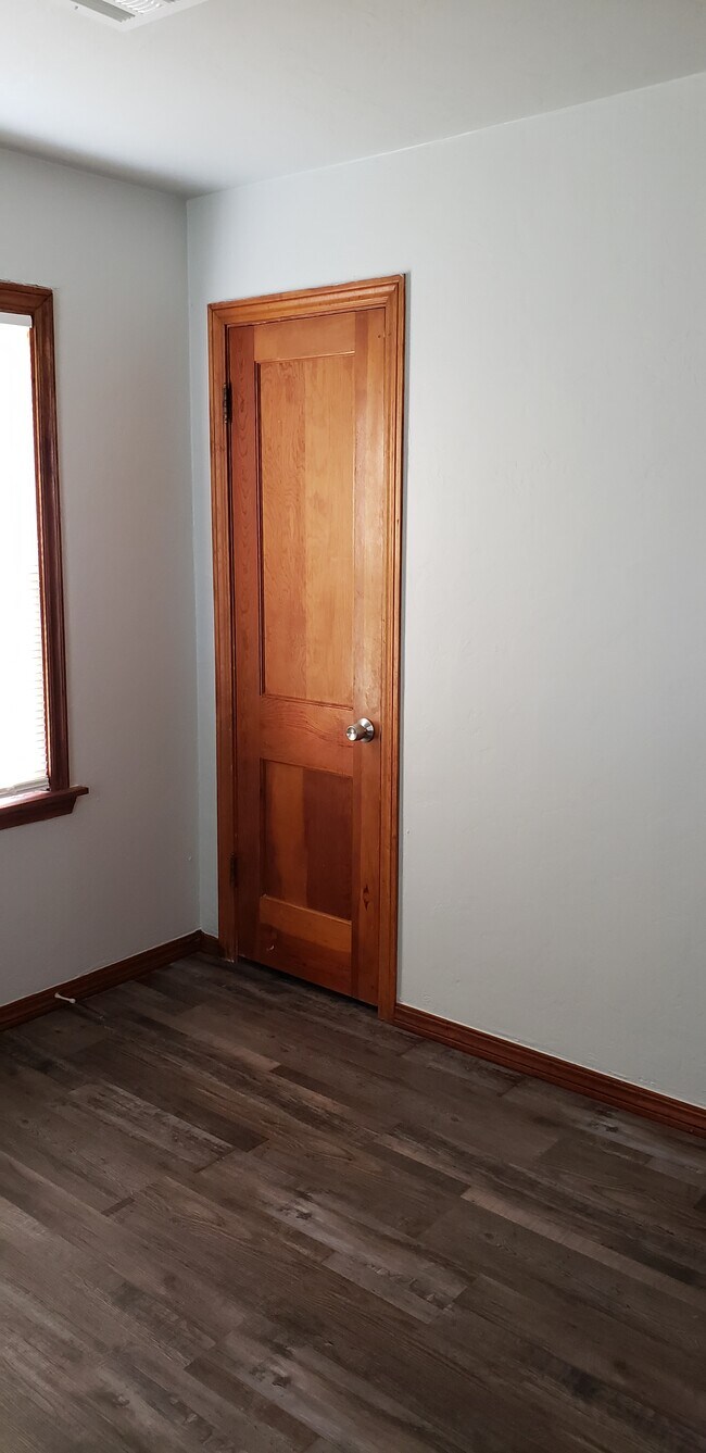 Building Photo - SE 44