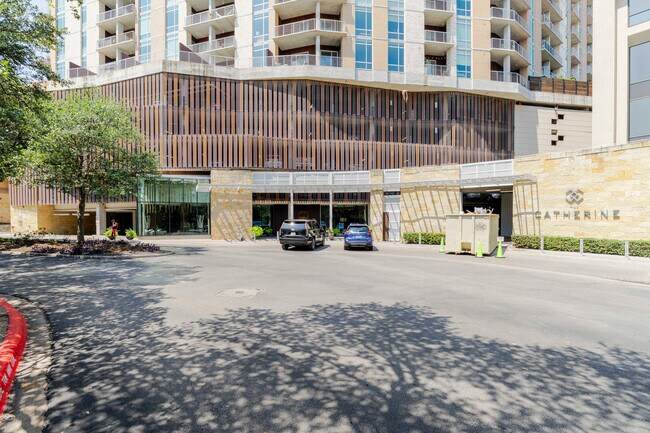 Building Photo - 214 Barton Springs Rd