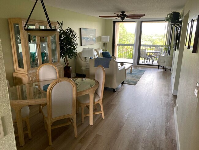 Building Photo - 600 Egret Cir
