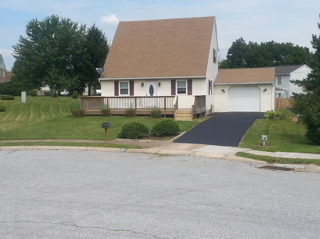 Primary Photo - 3770 Equestrian Ct