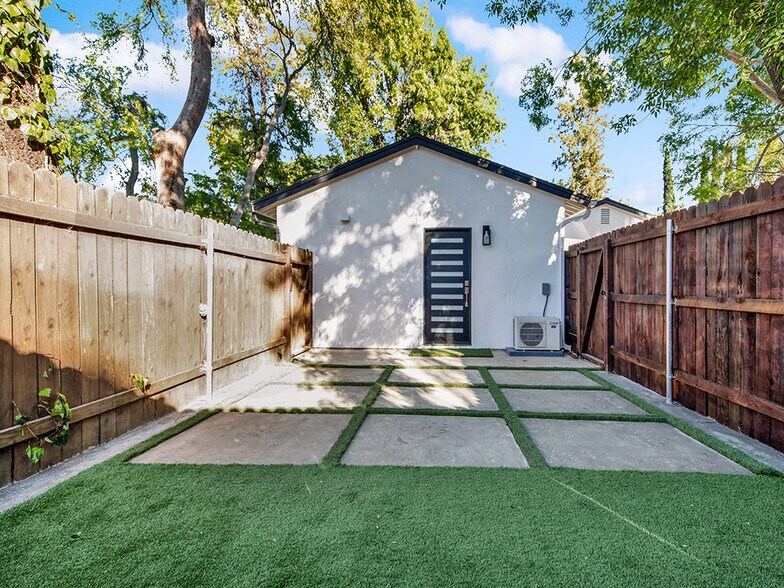 Building Photo - 16830 Killion St