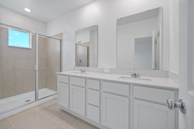 Building Photo - Beautiful New 3-Bedroom Townhome in Davenport — Includes Resort Pool, Modern Clubhouse & Family P...