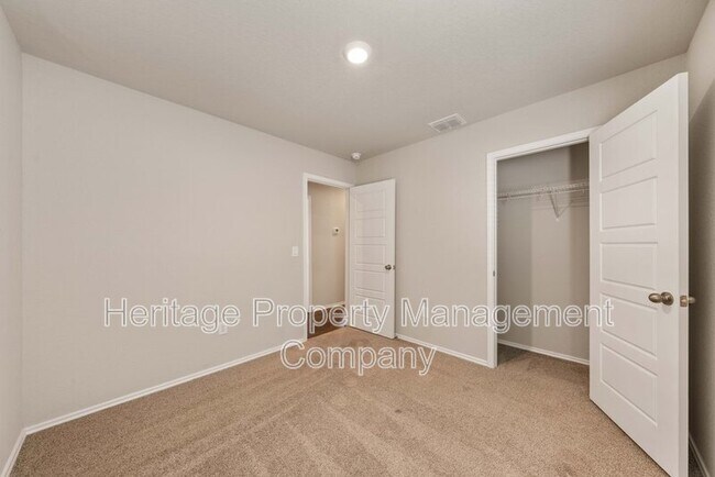 Building Photo - 8718 Broad Wing Dr