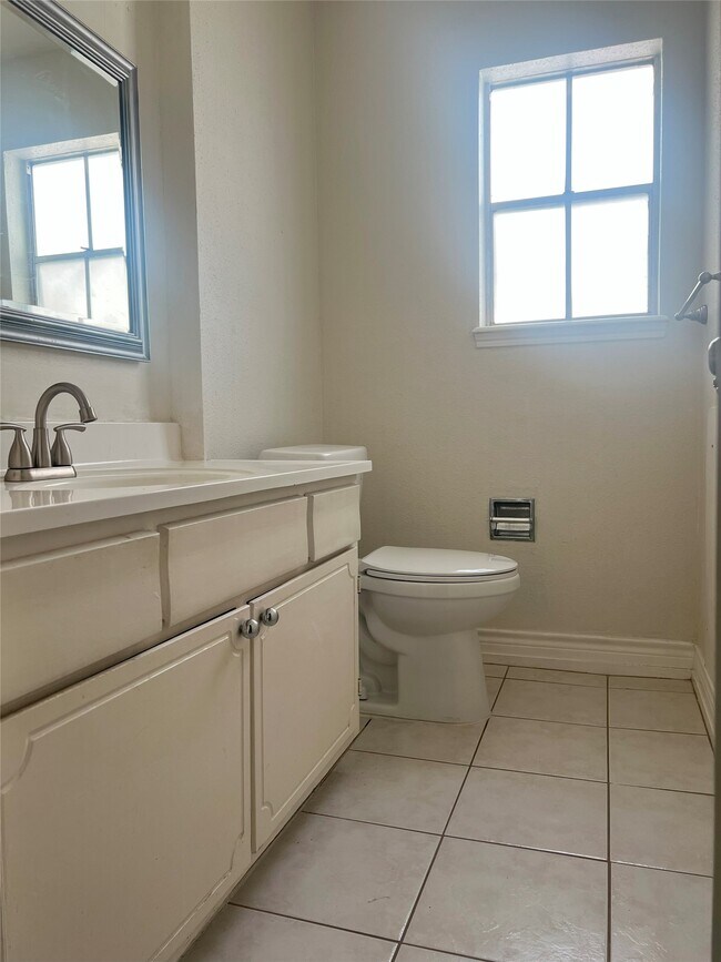 Building Photo - 13004 Trail Hollow Dr