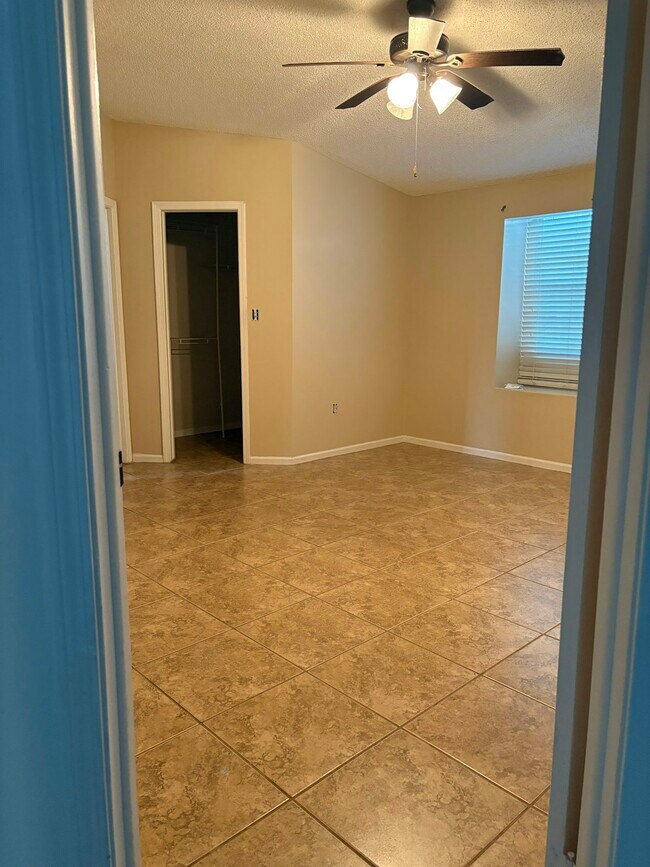 Building Photo - 1310 Altamont Ave NE