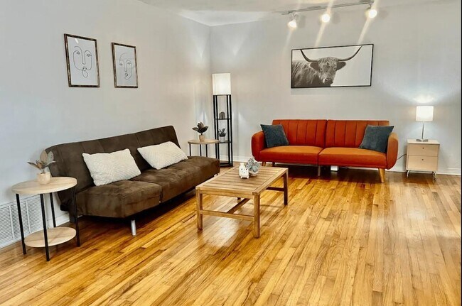 Building Photo - 1201 Domingo Dr