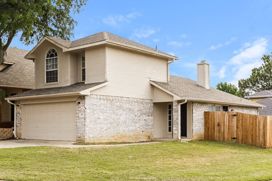 Building Photo - 7445 Arbor Hill Dr