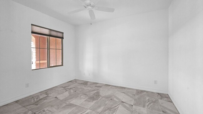 Building Photo - Gorgeous home in gated 55+ community of Canta Mia!