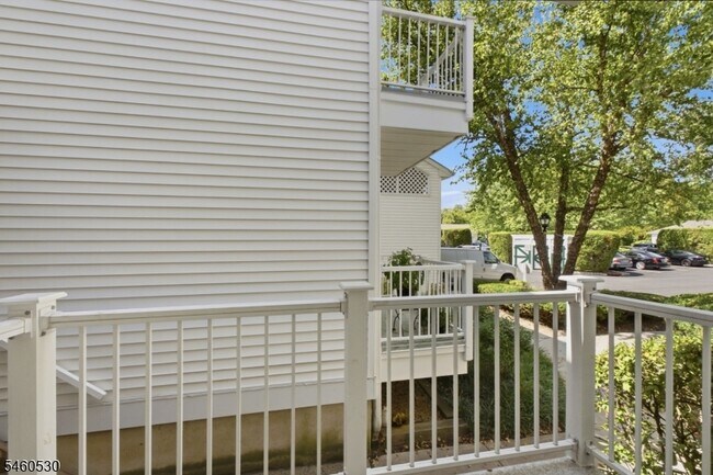 Building Photo - 125 Smithfield Ct