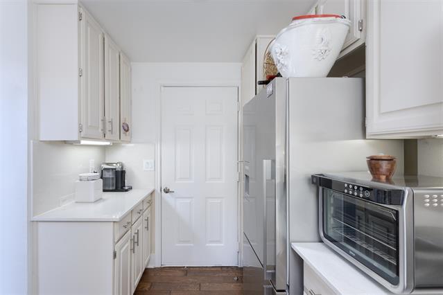 Building Photo - 5950 Lindenshire Ln