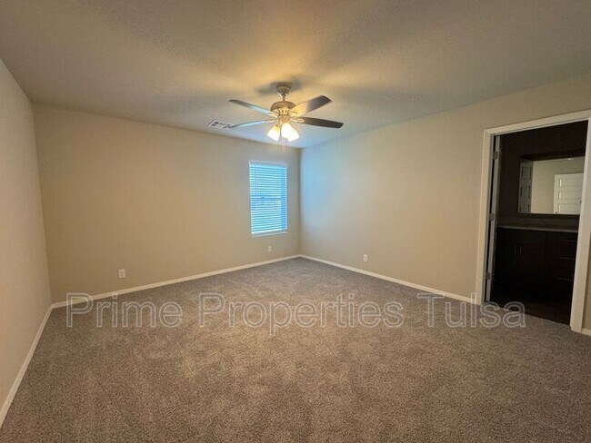 Building Photo - 2920 S 13th St