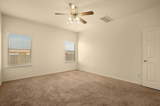 Building Photo - 148 Pecanwood N
