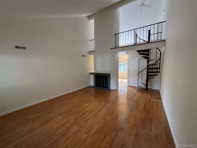 Building Photo - 61 Fox Run