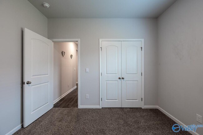 Building Photo - 331 Jackson Pt Cir