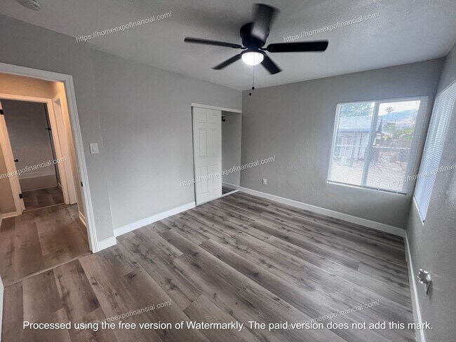Building Photo - 370 W 44th St