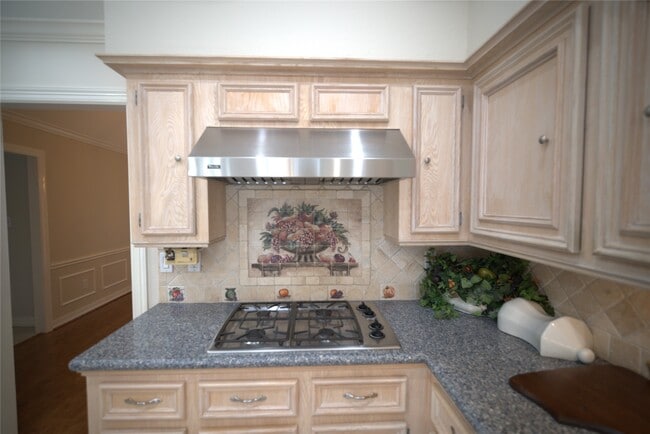 Building Photo - 1839 Lakewinds Dr