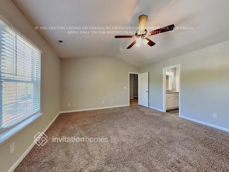 Building Photo - 10 Hidden Meadow Ct