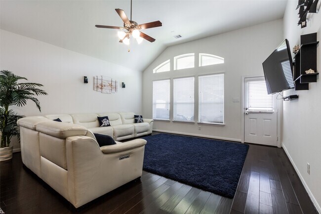 Building Photo - 6305 Rotherham St