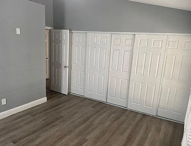 Building Photo - Look no more !