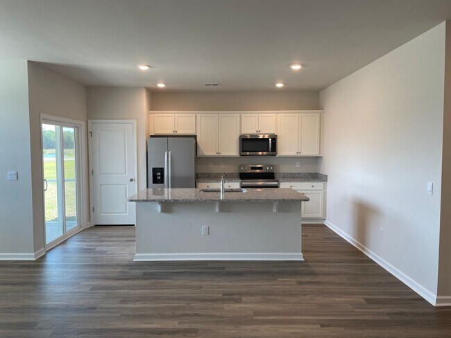 Building Photo - 3 Bedroom 2 Bathroom House in Supply NC