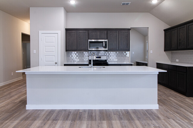 Building Photo - 5403 Big Thicket Ln