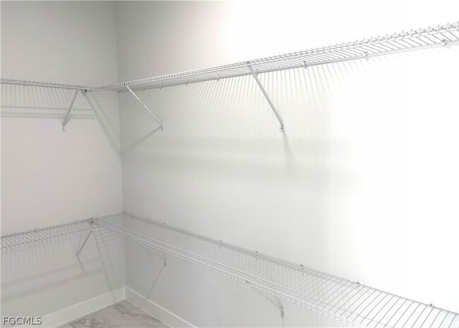 Building Photo - 825 Porter St E