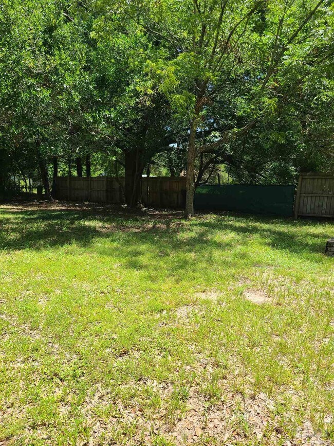 Building Photo - 6666 Allyn Way