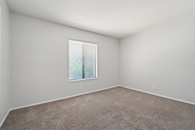 Building Photo - Fantastic 3-Bedroom Home in Prime Brea Loc...