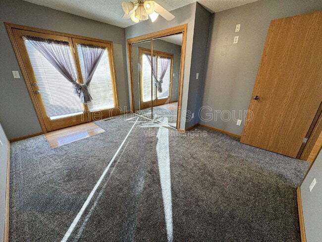 Building Photo - 402 S Illinois St