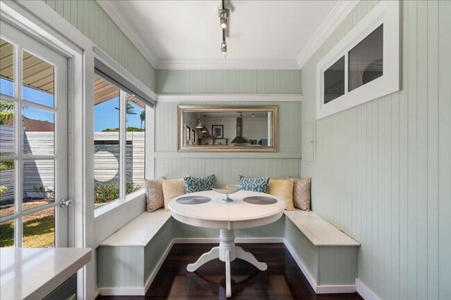Building Photo - Fully Furnished 2-Bedroom + Loft & Serene ...