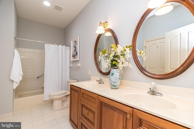 Building Photo - 5812 Hickory Hollow Ln