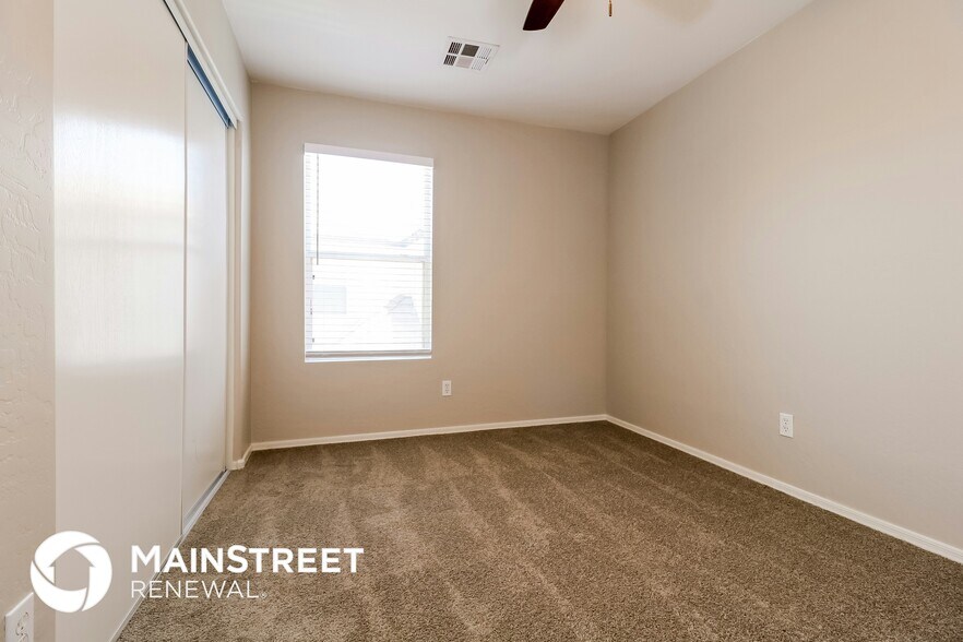 Building Photo - 14799 W Columbine Dr