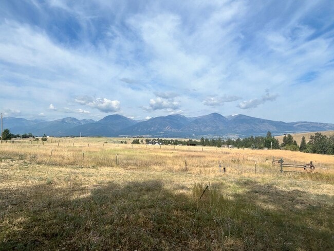 Building Photo - 3 Bed, 2 Bath Home on 5 Acres – Florence, ...