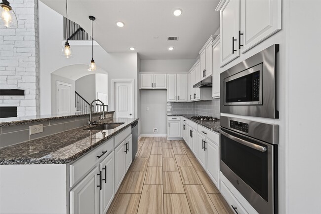 Building Photo - 16114 Sydneyann Dr