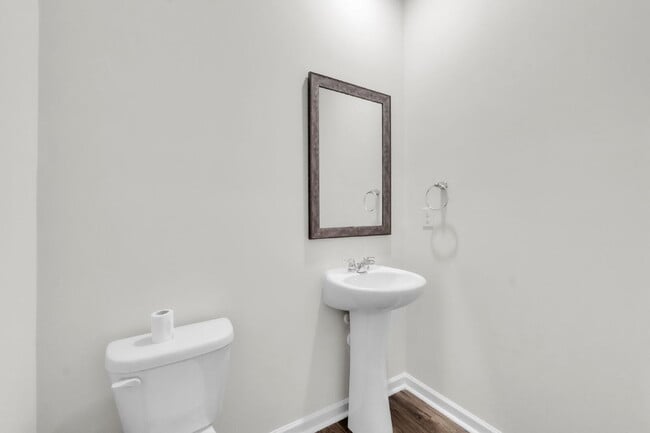 Building Photo - Modern 4BR Home with Loft & 2.5 Baths in W...