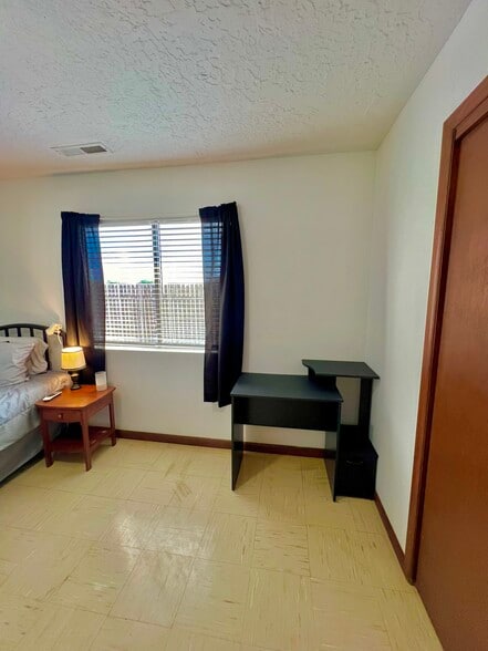 Building Photo - 3058 Tenorio Dr