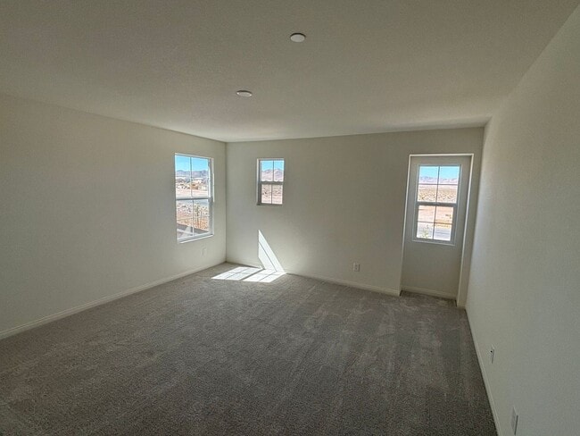 Building Photo - New Construction Beauty in Inspirada with 3 Bed 2.5 Bath, Loft & Open Layout