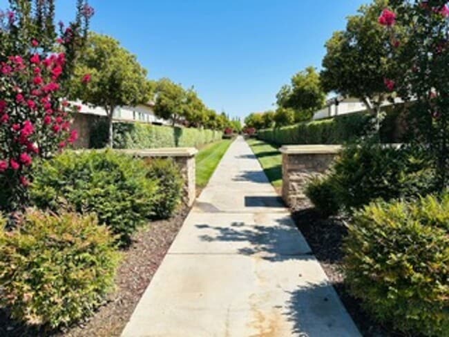 Building Photo - $2,695 Shepherd & DeWolf, 3 Bed - Harlan R...