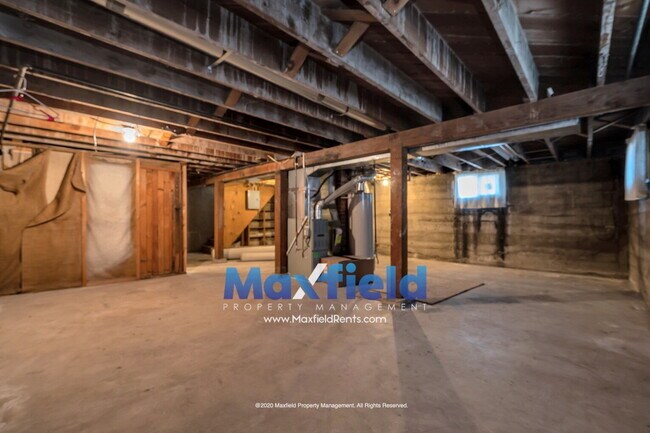 Building Photo - LEASE SPECIAL ! Sugarhouse Bungalow 2 BD 1 BA 1GA - 1500+ sq ft