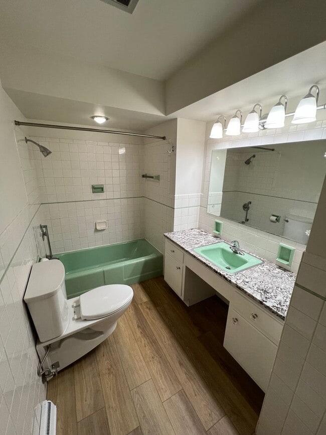 Building Photo - Home with Paradise Setting in Backyard! Available July 2026!! $2,500 Monthly!