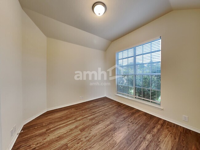 Building Photo - 1356 Napa Dr