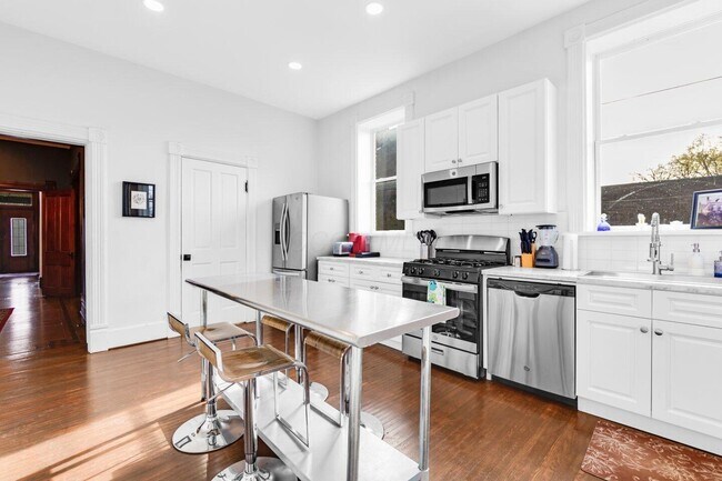 Building Photo - 1187 S High St